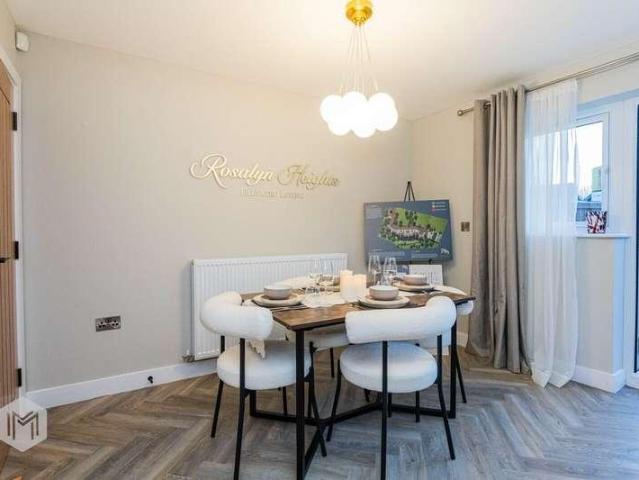 4 bed house for sale
