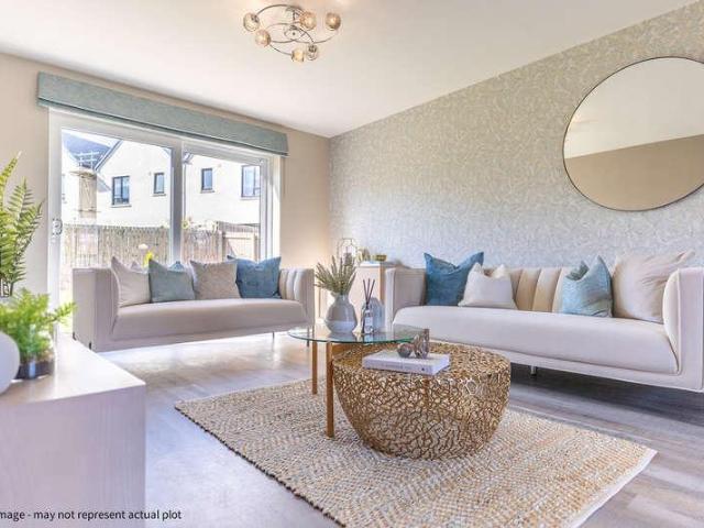 4 bed house for sale