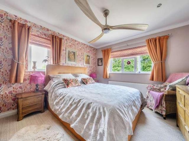 4 bed house for sale