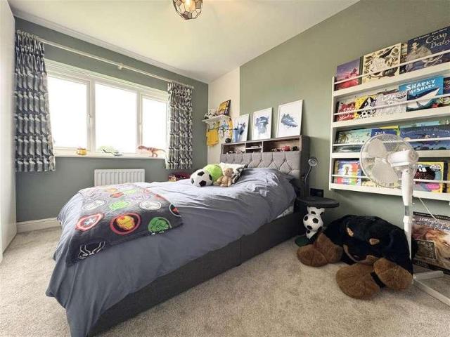 4 bed house for sale