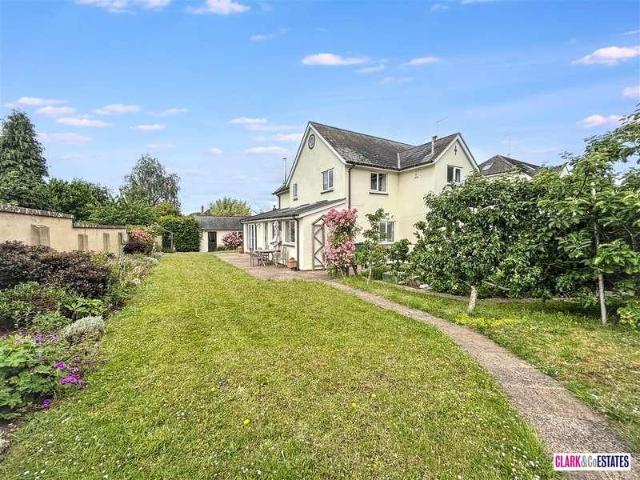 4 bed house for sale