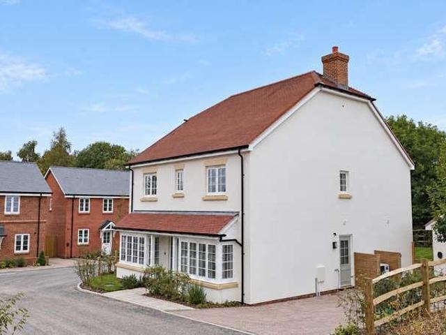 4 bed house for sale