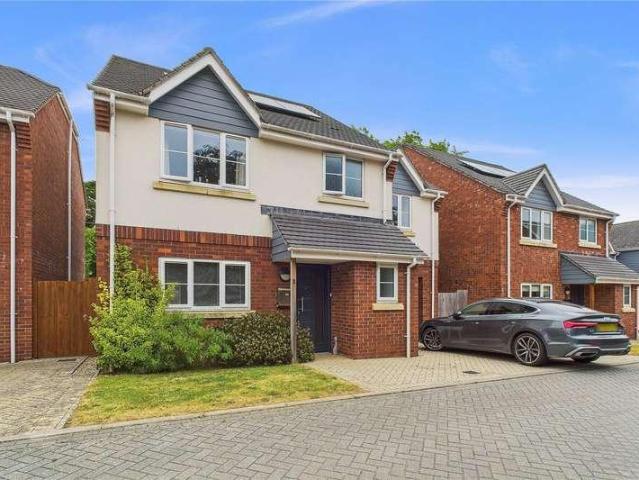 4 bed house for sale