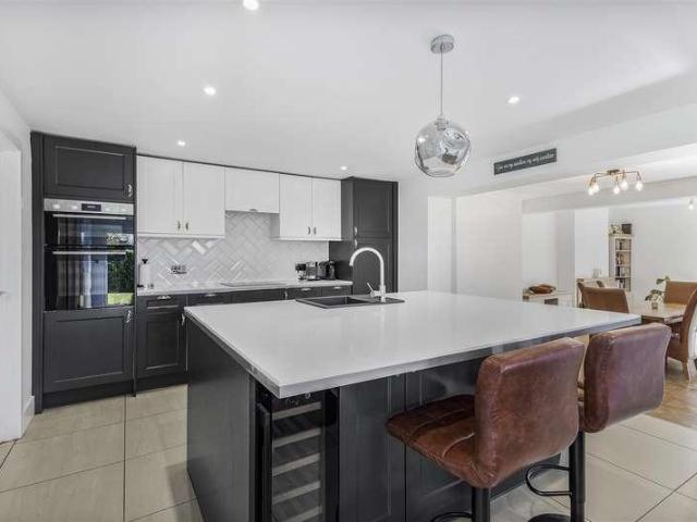 4 bed house for sale