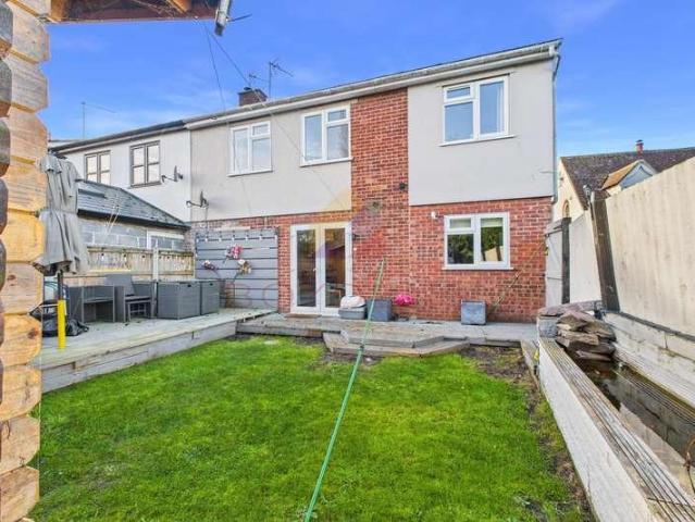 4 bed house for sale
