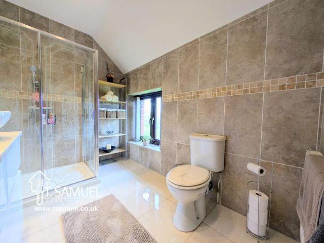 4 bed house for sale