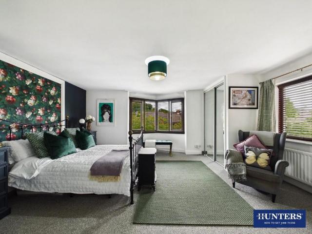 4 bed house for sale