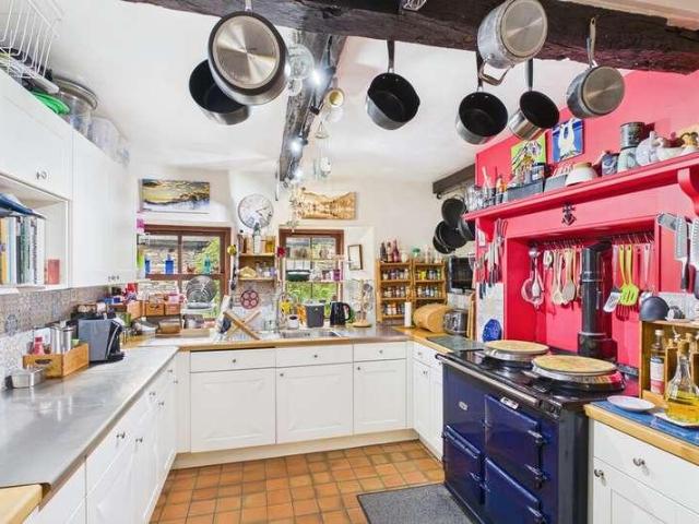4 bed house for sale