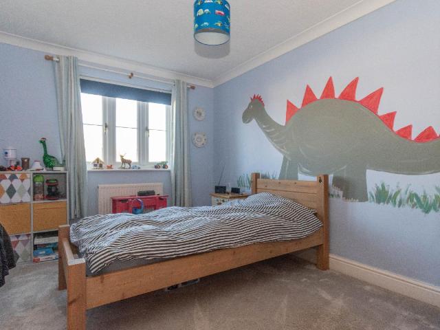 4 bed house for sale