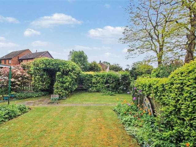 4 bed house for sale