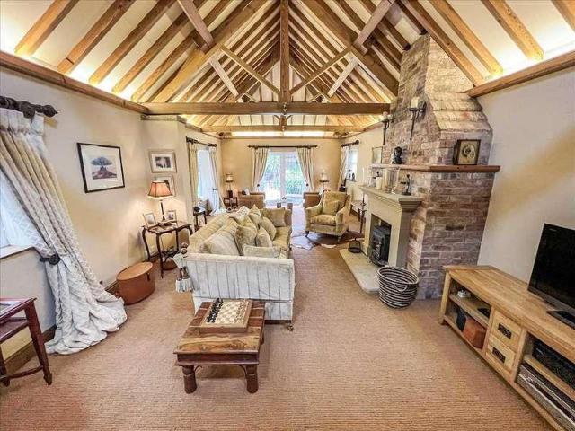 4 bed house for sale