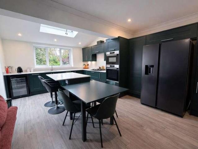 4 bed house for sale