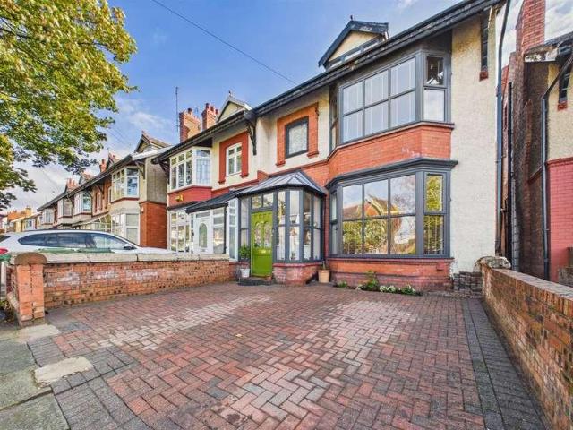 4 bed house for sale