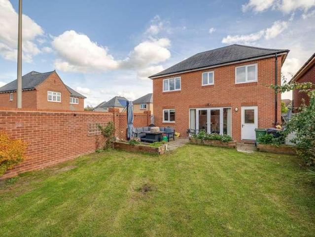 4 bed house for sale