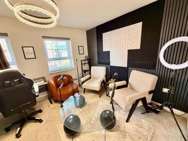 4 bed house for sale