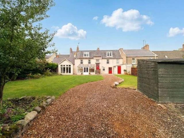 4 bed house for sale