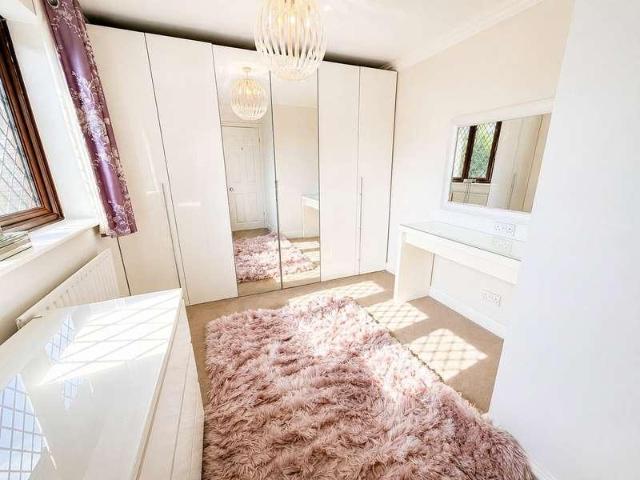 4 bed house for sale