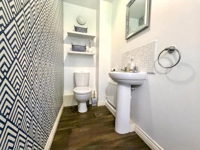 4 bed house for sale