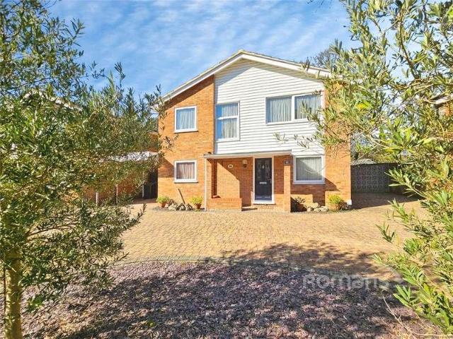 4 bed house for sale