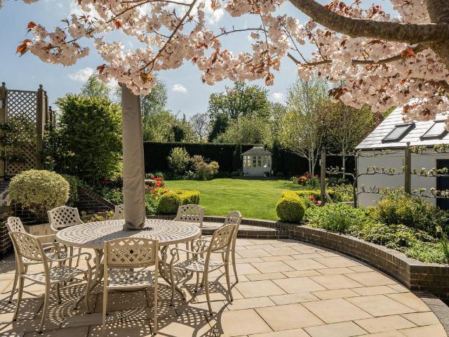 4 bed house for sale