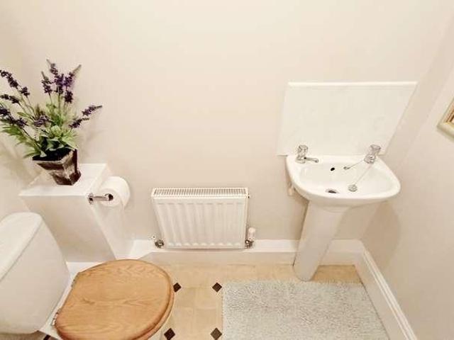 4 bed house for sale
