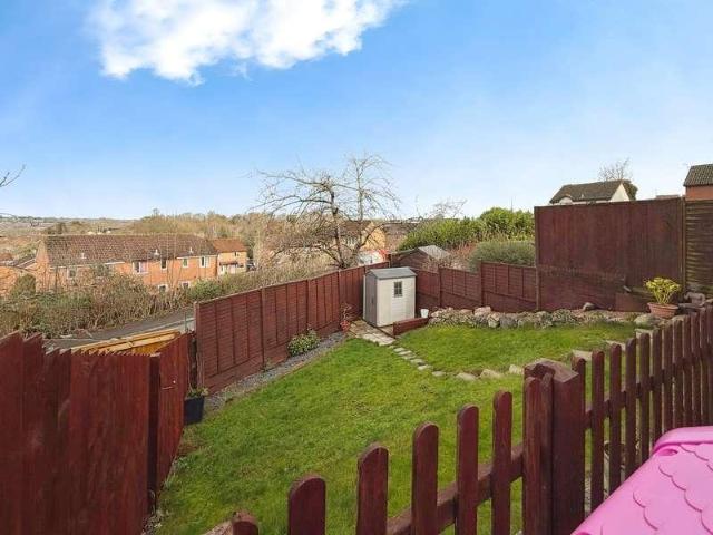 4 bed house for sale