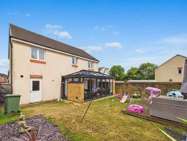 4 bed house for sale