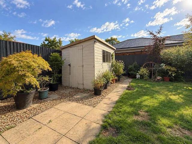 4 bed house for sale