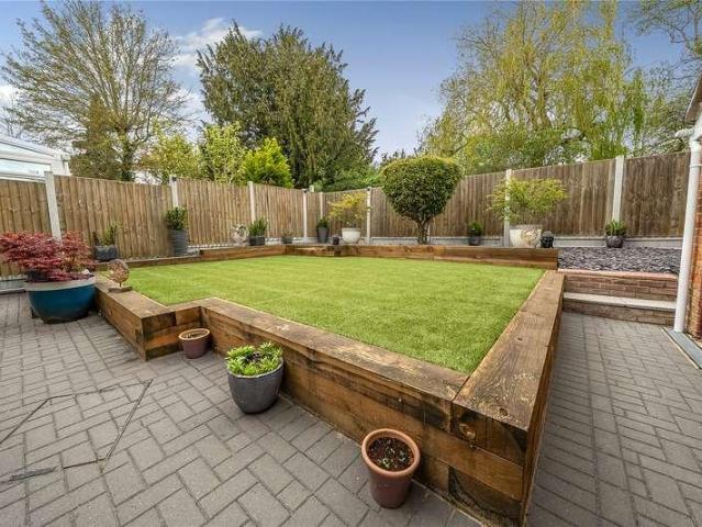4 bed house for sale