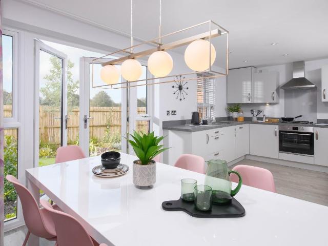 4 bed house for sale