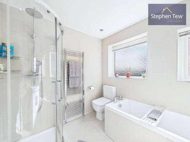 4 bed house for sale