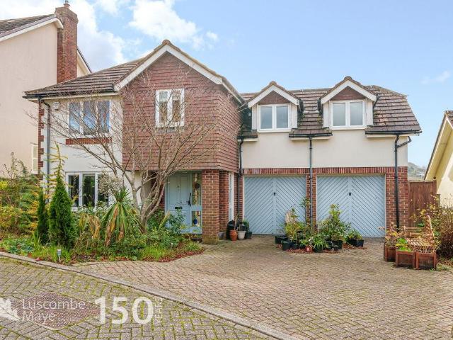 4 bed house for sale