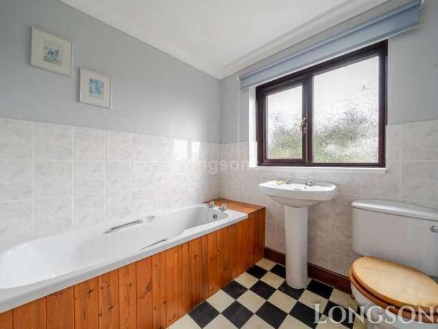 4 bed house for sale