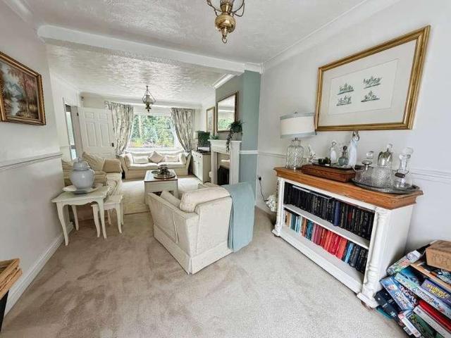 4 bed house for sale