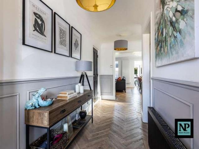 4 bed house for sale