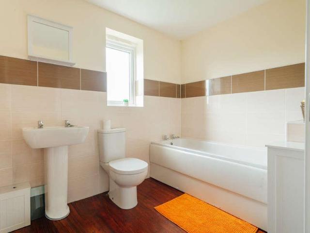 4 bed house for sale