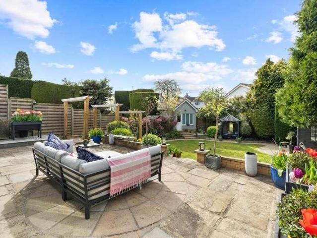 4 bed house for sale