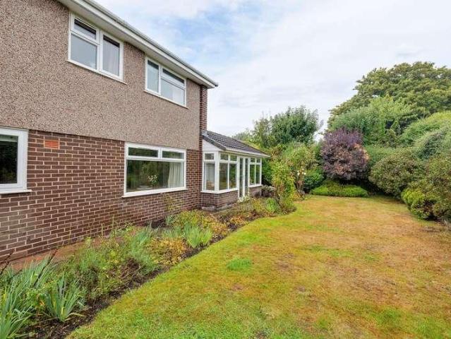 4 bed house for sale