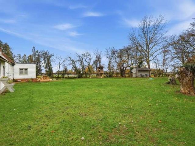 4 bed house for sale