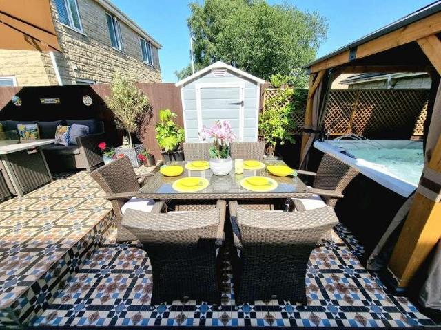 4 bed house for sale