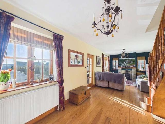 4 bed house for sale