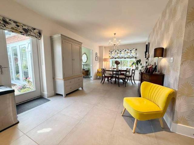 4 bed house for sale