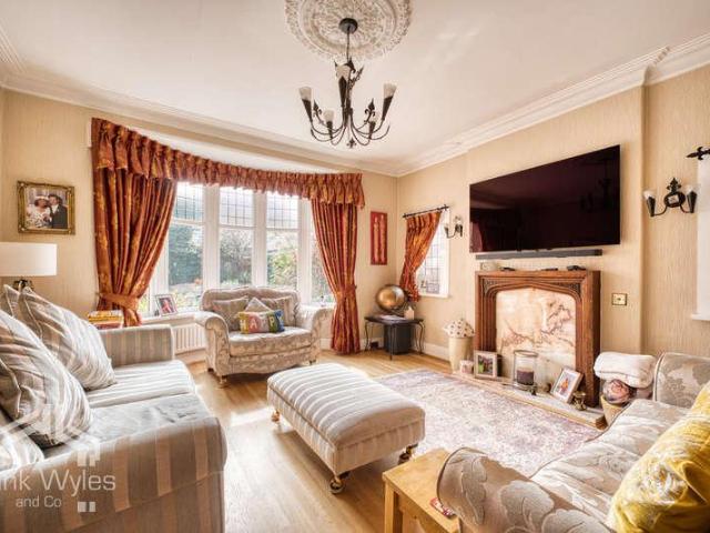 4 bed house for sale