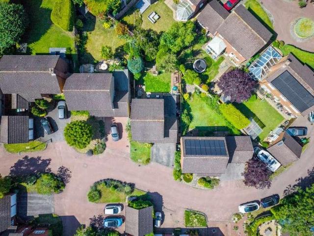 4 bed house for sale