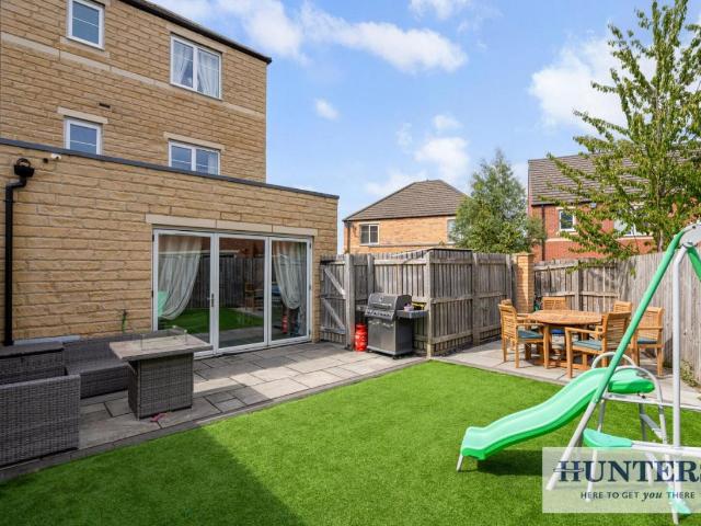 4 bed house for sale
