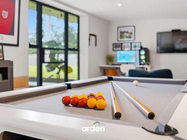 4 bed house for sale