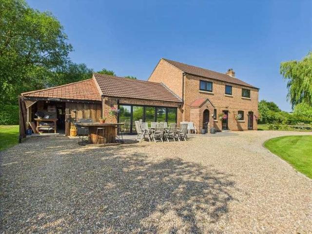 4 bed house for sale
