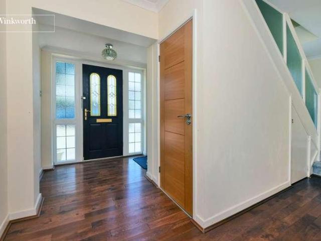 4 bed house for sale