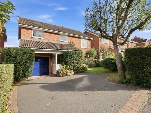 4 bed house for sale