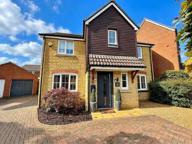 4 bed house for sale